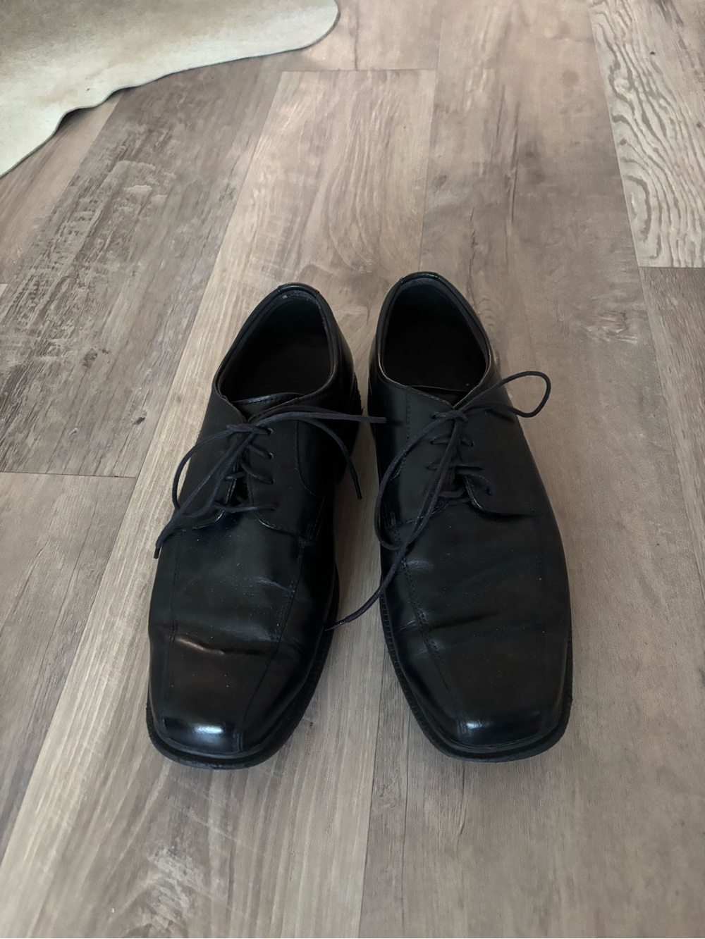 Rockport Men’s Black Leather Lace-Up Oxfords